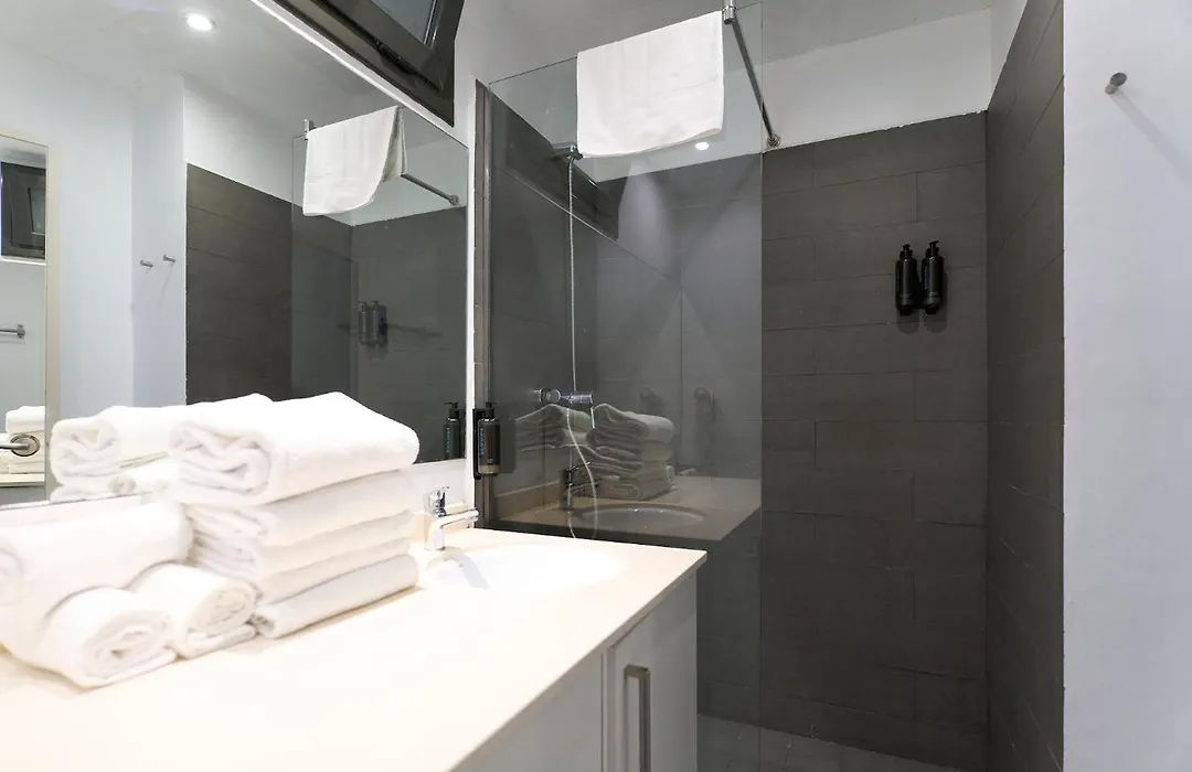 Fira Apartments By Gaiarooms-1