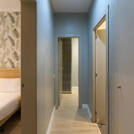 Fira Apartments By Gaiarooms-2