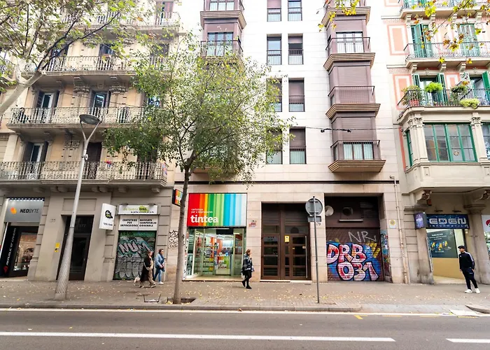 Comfy Downtown + Private Terrace